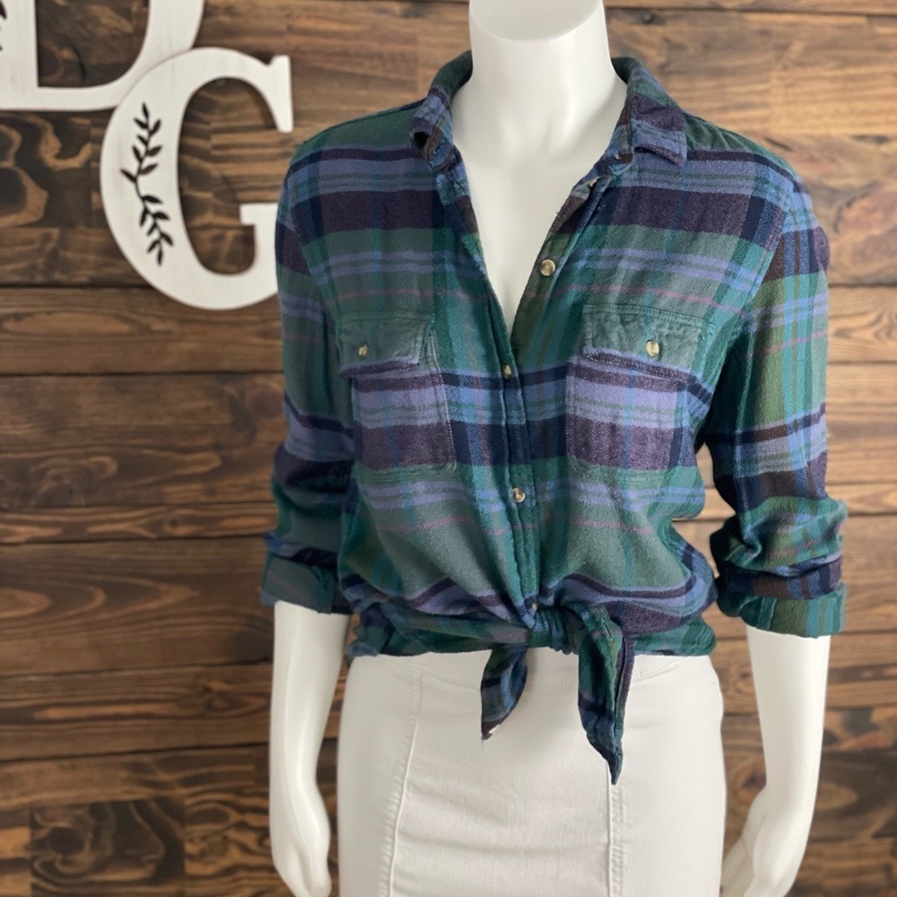 AEO | Plaid Button Down Flannel Top Double‎ Front Pockets Thicker Flannel